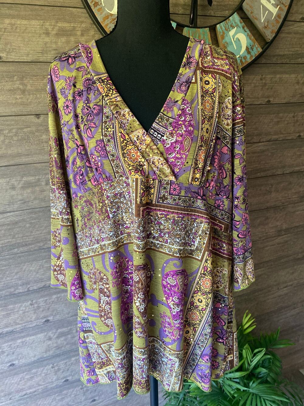 Only Nine Woman Paisley V Neck Sequin Bohemian Size 2X Tunic